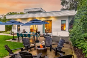 Douglas Modern Villa - Steps to Downtown! - Image 4