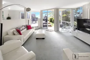 Waterfront Home with Sweeping Ocean Views - Image 4