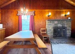 Beautiful Poconos Log Cabin on Private Resort - Image 4