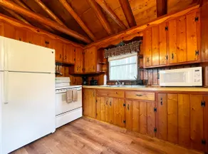 Beautiful Poconos Log Cabin on Private Resort - Image 3