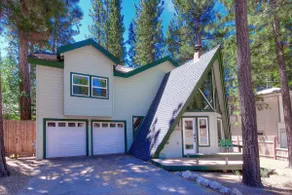 Lone Indian Lodge 3 Bedroom Home by RedAwning - Image 2