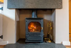 The Old Cop Shop -  2-Bed cottage with log-burner, walking distance to boats and the Lake - Image 4