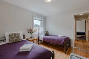 Bright and Charming 2 Bed Evanston Condo w/Parking - Image 5