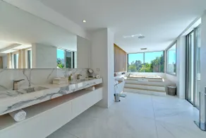 2244 Luxury Modern Villa with Heated Pool in Puerto Banus - Image 4