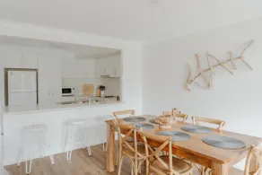 Bayside Court- Central Townhouse, Pool, 3 Bedroom - Image 5