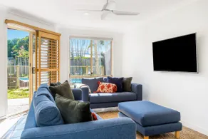 Bayside Court- Central Townhouse, Pool, 3 Bedroom - Image 3