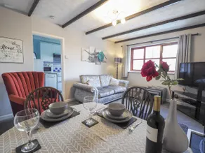 Romantic Retreat, Dog-Friendly, Hot Tub & Pool - Image 4