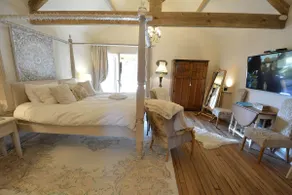 Love Nest - Image 2