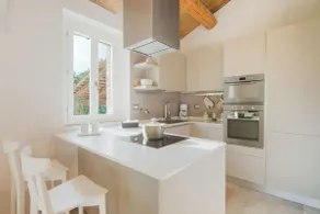 Elegant villa med have - Image 3