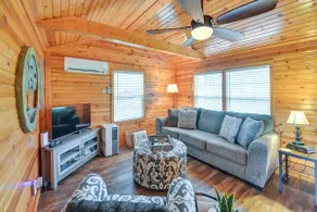 ‘Our Lakeside Retreat’ w/ Deck on Lake Herrington! - Image 3