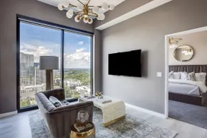 Cityscape Retreat in Heart of Midtown - Image 3