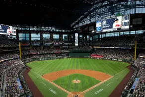 Easily Walk to ATT Stadium! Clean and Spacious - Image 5