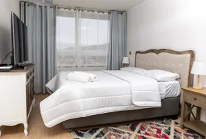 Viña Retreat - 2BR W / Pool, Wifi & Parking - Image 2