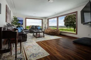Dundee Wine Country Estate, Single Lvl, Huge Patio, Vineyard Views, Free Tastings, Foosball, FirePit - Image 3