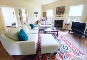 Meadowview Cottage at Historic Brookfield Estate - Image 4