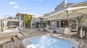 Barellen Beach House - Luxe Beach Front, Oceanview - Image 2
