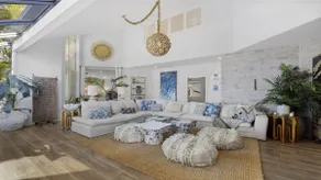 Barellen Beach House - Luxe Beach Front, Oceanview - Image 4