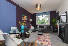 Stylish 2BR Flat in Motherwell/WiFi & Free Parking - Image 5