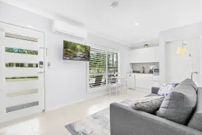 Mala Retreat Sleeps 7, Two Bedrooms & Ensuites - Image 5