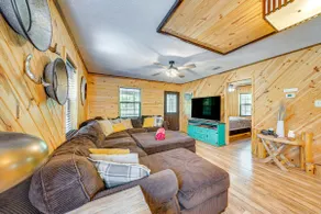 Broken Bow Cabin w/ Hot Tub + Game Room! - Image 4