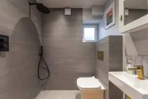 Painter Cottage - Image 2