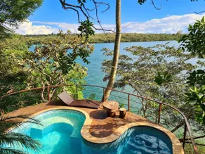 Lakefront Tree Microhouse with Incredible View - Image 4