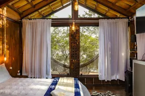 Lakefront Tree Microhouse with Incredible View - Image 3