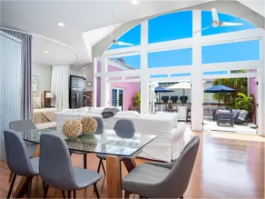 Rooftop Penthouse - Image 3