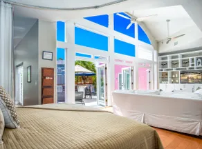 Rooftop Penthouse - Image 4