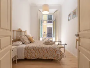 Bright apartment with views of the Cathedral - Image 5