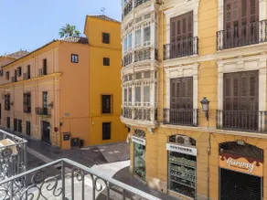 Bright apartment with views of the Cathedral - Image 3