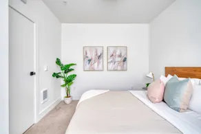 4BR Luxury Condo | Walk to Mississippi & Alberta - Image 4