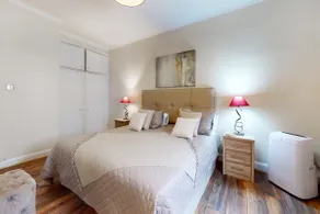 Mayfair 2 Bed 2 Bath · Sleeps 7 · Shepherd Market - Image 2