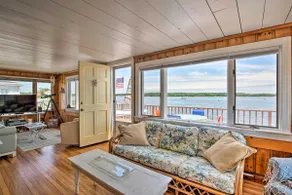 Waterfront Cape Cod Cottage w/ Beach & Deck! - Image 5