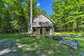 Sleek Cabin w/ Deck, 8 Miles to Mount Snow & Hikes - Image 3