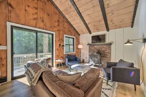Sleek Cabin w/ Deck, 8 Miles to Mount Snow & Hikes - Image 4