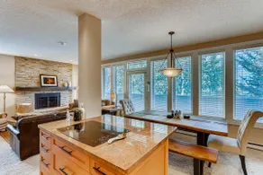 Premium Vail Condo med utsikt över bergen, promenad till Eagle Bahn Gondola | SunVail 11B - Image 5
