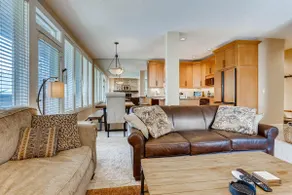 Premium Vail Condo med utsikt över bergen, promenad till Eagle Bahn Gondola | SunVail 11B - Image 3