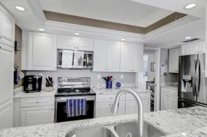 Beachfront Paradise - Fall Special - Updated Luxury 3rd Floor Condo! - Image 5