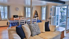 Harbourside Apartment - Image 3