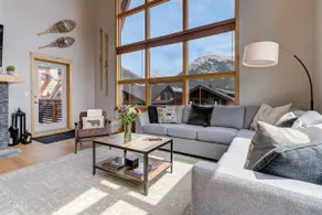 Spectacular 3 bedroom Penthouse - Vaulted! Views! - Image 4