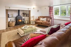 The Folly - Quiet country cottage, hot tub, garden - Image 3