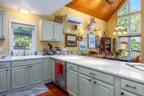Moose Manor | Hot tub, Wifi, Fireplace, AC - Image 4