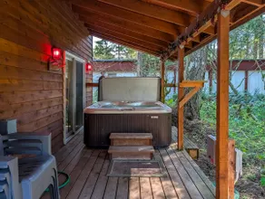 Moose Manor | Hot tub, Wifi, Fireplace, AC - Image 3