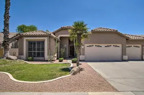 Pool, Hot Tub & Grill: Spacious Chandler Retreat - Image 2