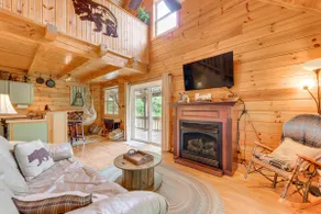 Smoky Mountain Log Cabin Close to Rafting - Image 4