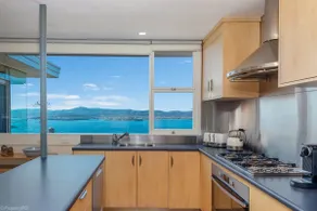 Birngana stylish spacious with stunning views - Image 3