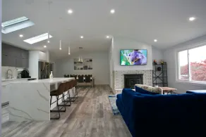 Modern home with a private Heated pool and jacuzzi - Image 4