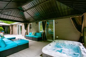 Modern home with a private Heated pool and jacuzzi - Image 3