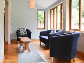 Cottage with garden | River view - Image 3